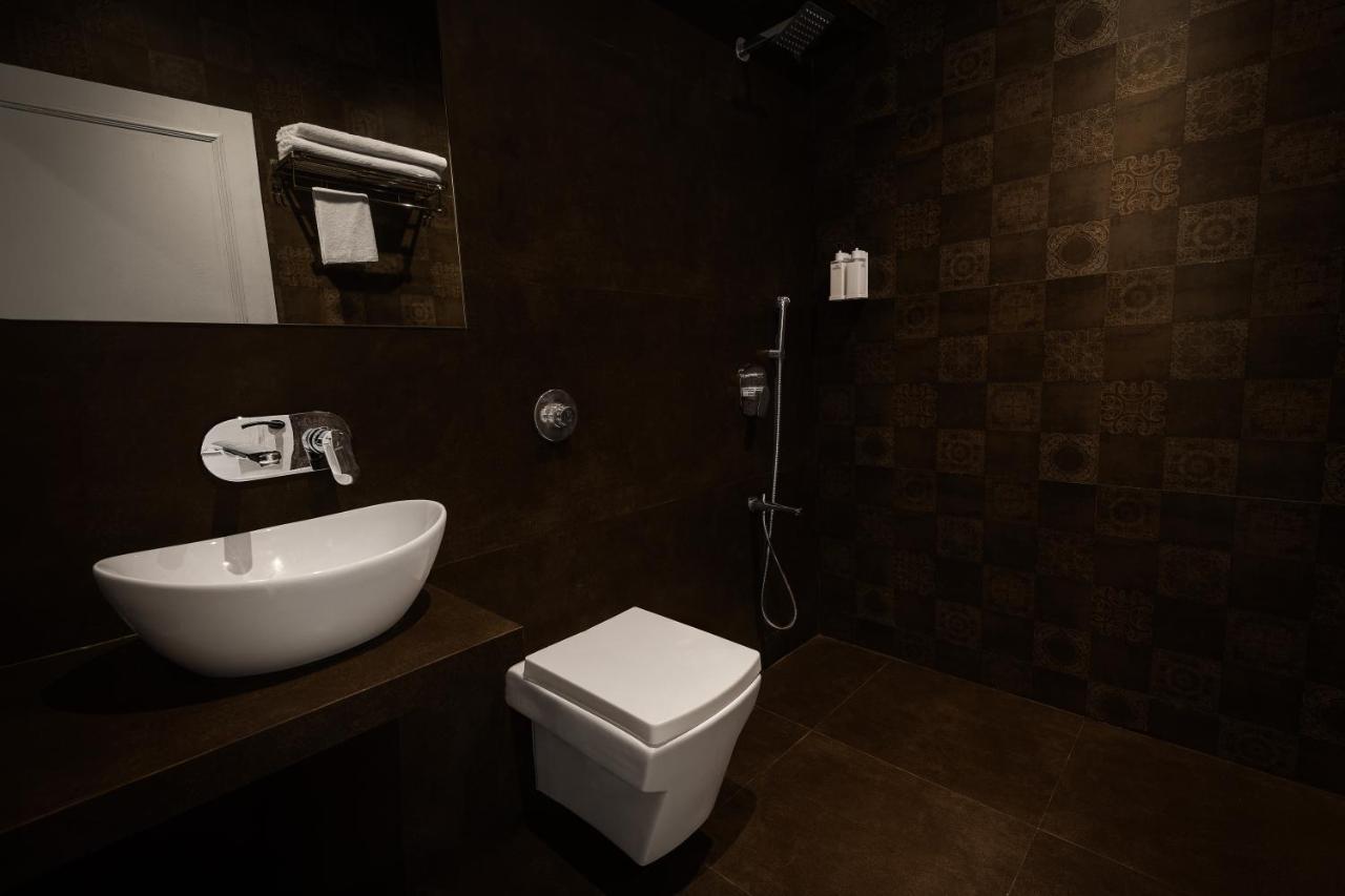 Arnna Hotel - Goregaon Mumbai  Buitenkant foto