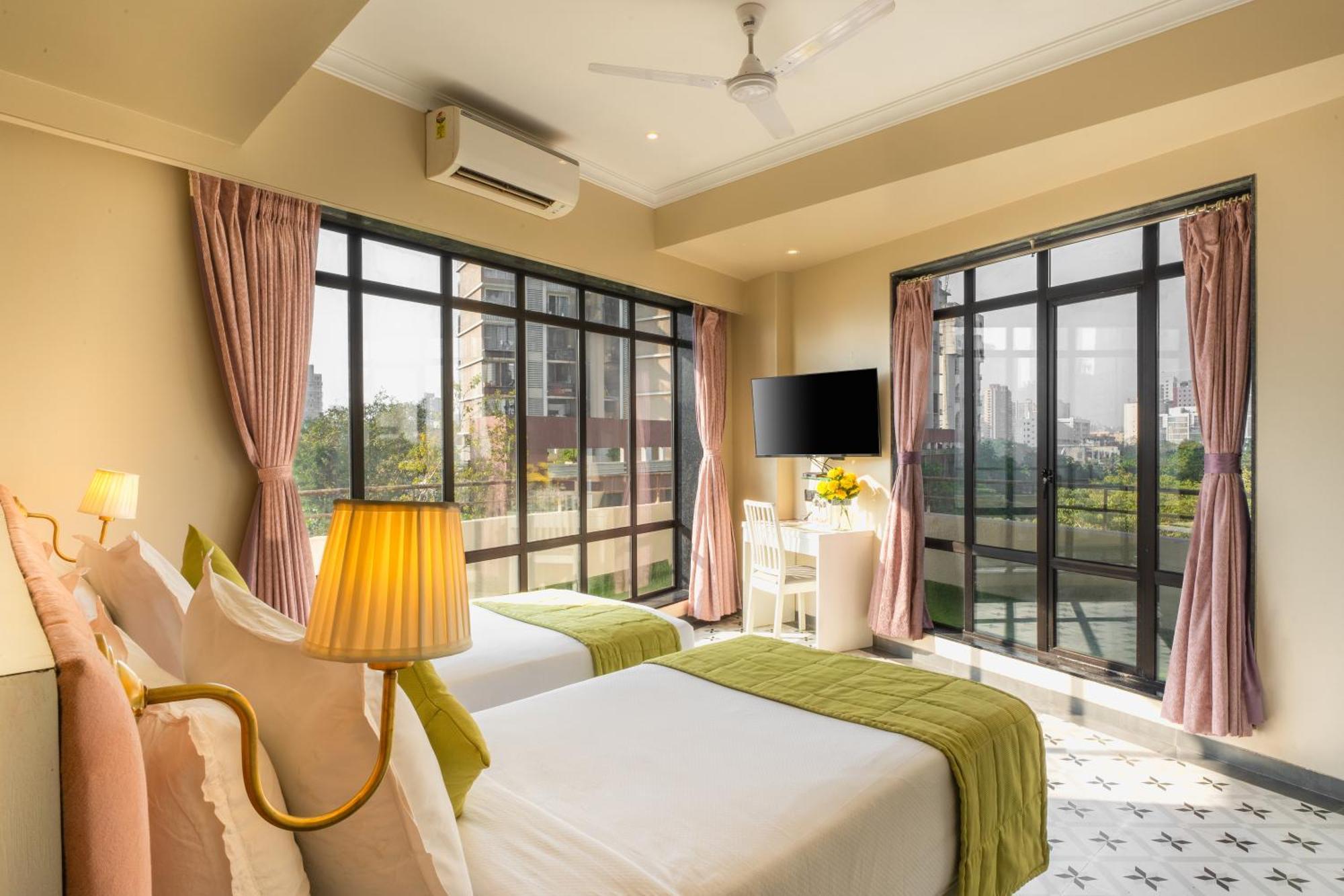 Arnna Hotel - Goregaon Mumbai  Buitenkant foto