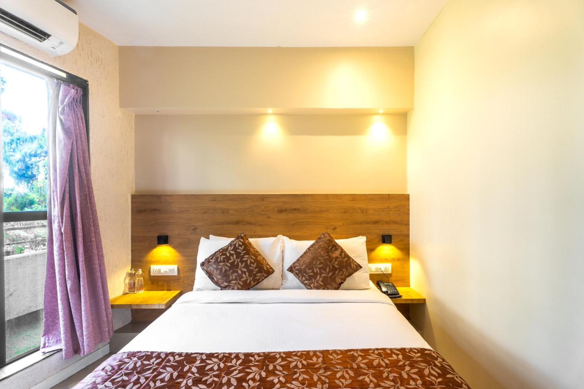 Arnna Hotel - Goregaon Mumbai  Buitenkant foto