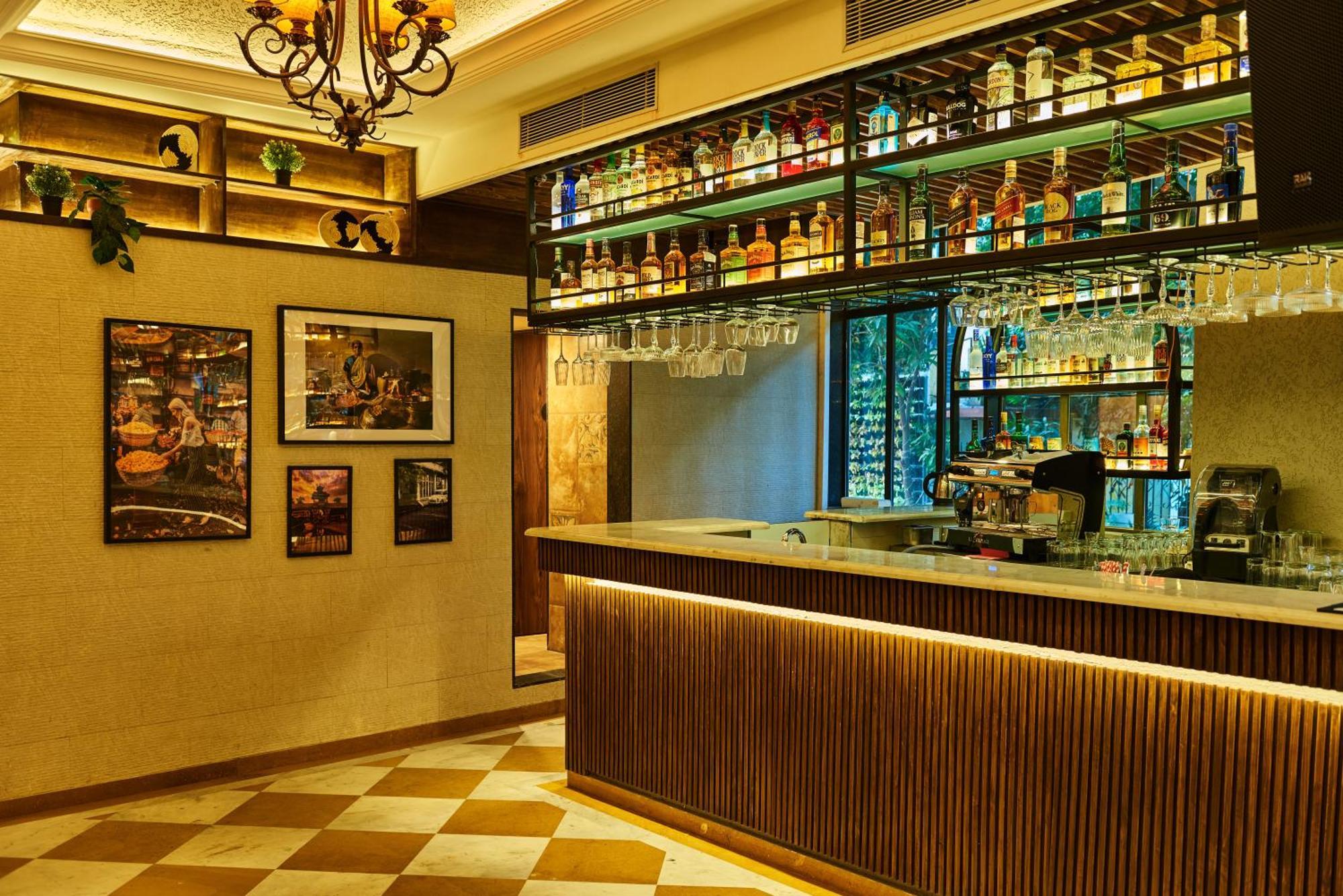 Arnna Hotel - Goregaon Mumbai  Buitenkant foto