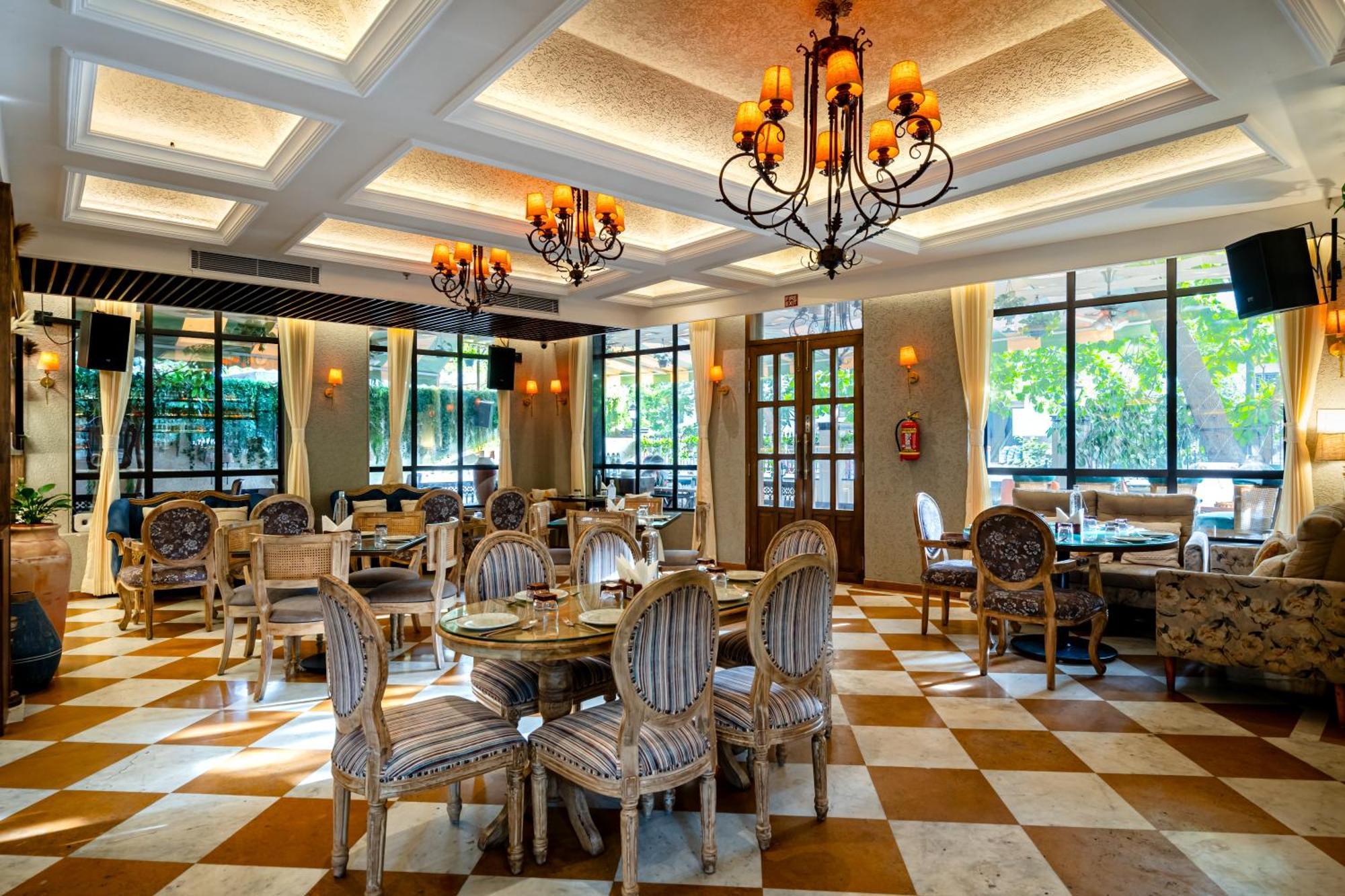 Arnna Hotel - Goregaon Mumbai  Buitenkant foto